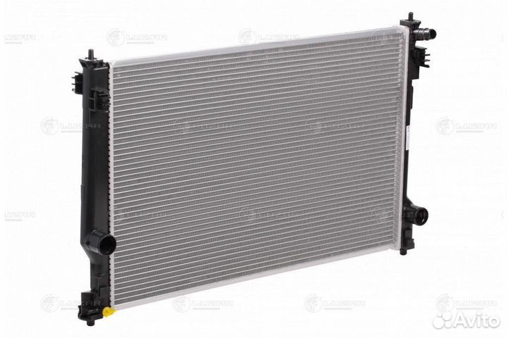 Радиатор охлаждения Тойота Камри 18