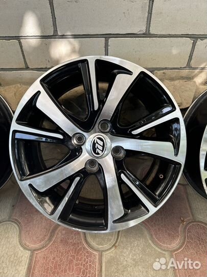 Комплект оригинальных дисков r15