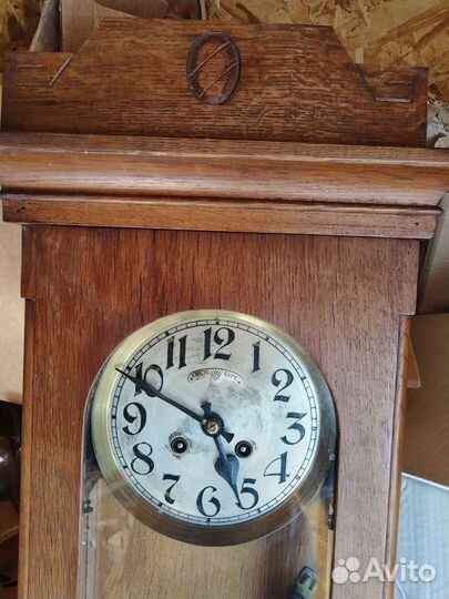Часы настенные, старинные. Павел Буре