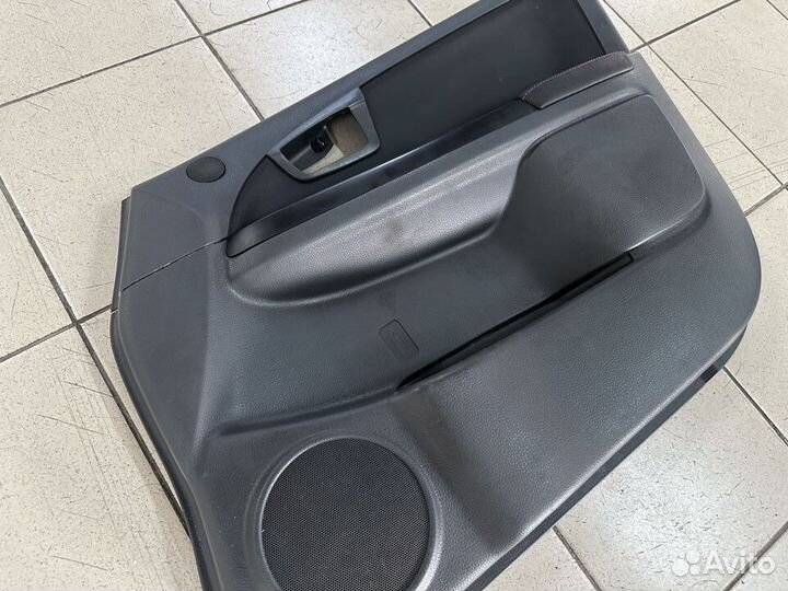 Обшивка передней правой двери Сузуки Suzuki SX4