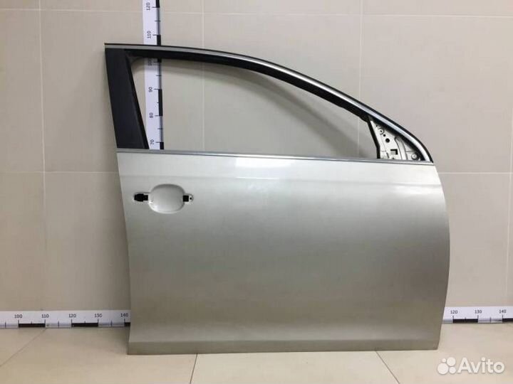 Б/У Дверь передняя правая 1K5831302S, 1K5831106