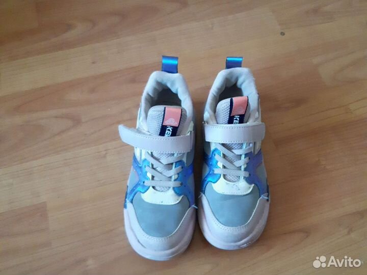 Кроссовки для девочки