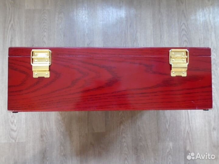 Массивный футляр, кейс. Кабинет-бюро