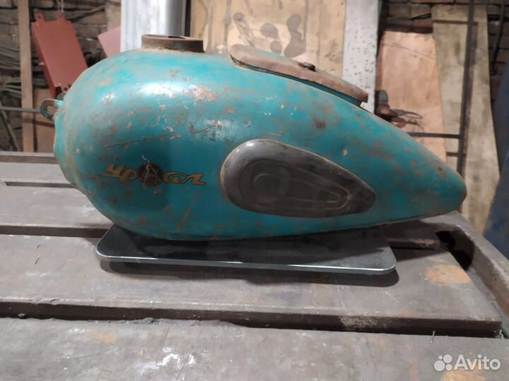 Бак от мотоцикла Урал с бардачком