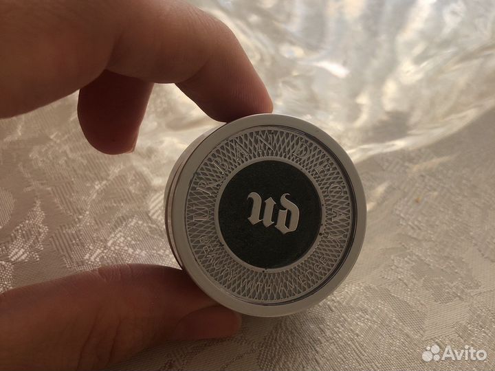 Тени Urban decay,покупала в визаже,нанесла 1раз