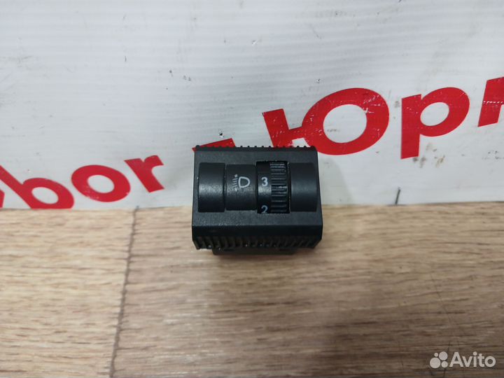 Кнопка коректора фар Volkswagen Polo 5