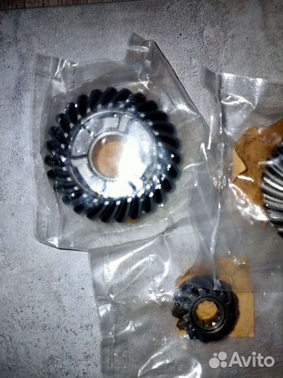 Шестерни редуктора на лодочный мотор Yamaha 9.9-15
