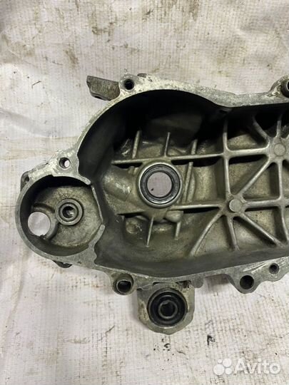 Картер двигателя левый Honda Dio AF-18 / 27 AF-18E