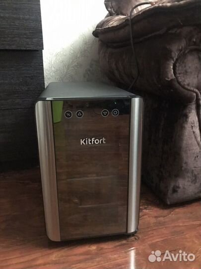 Винный шкаф (холодильник)