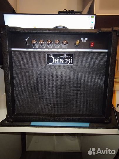 Комбо усилитель для бас гитары Shinobi TB-30