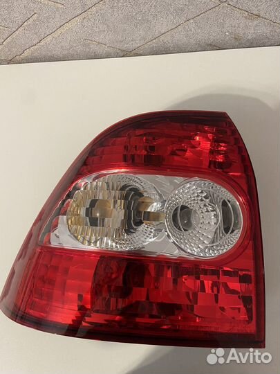 Задняя левая фара priora 1