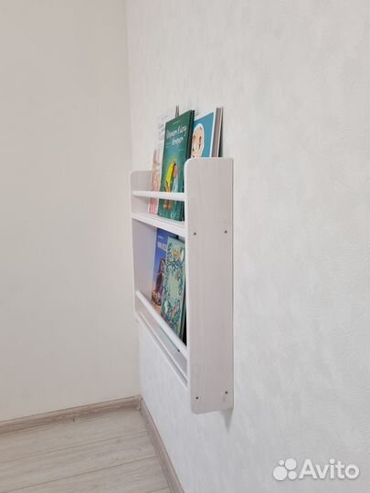 Монтессори полка для книг навесная