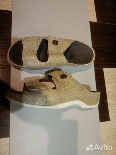 Босоножки женские