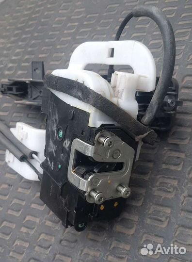 Hyundai ix35 Tucson замок двери