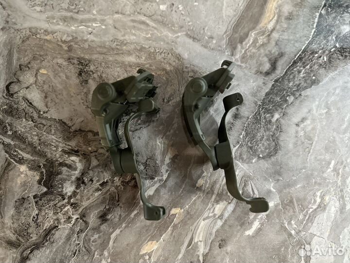 Крепление для активных наушников