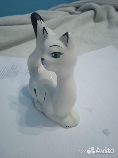 Статуэтка кошечка, фарфор
