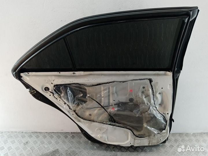 Уплотнитель двери Toyota Camry