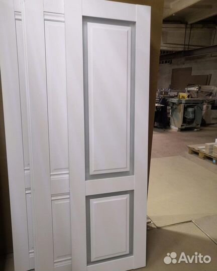 Дверь спарящей филенкой