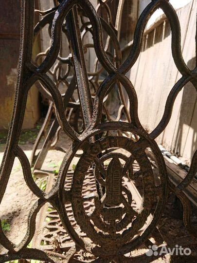 Швейная машина Singer