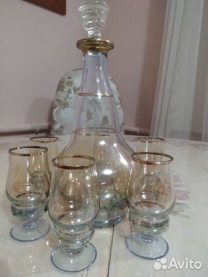 Графин с рюмками