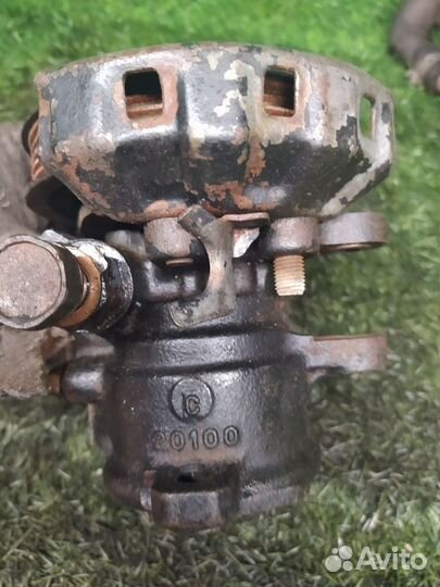 Насос гидроусилителя руля Toyota Avensis