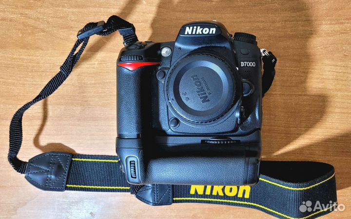 Nikon d7000 + mb-d11