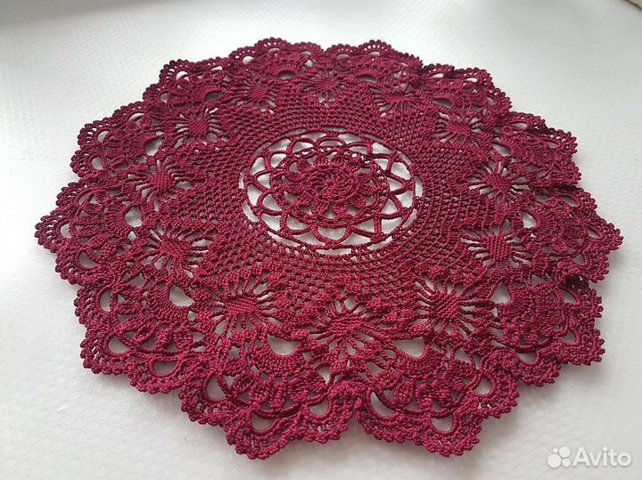 Салфетка ажурная бордовая