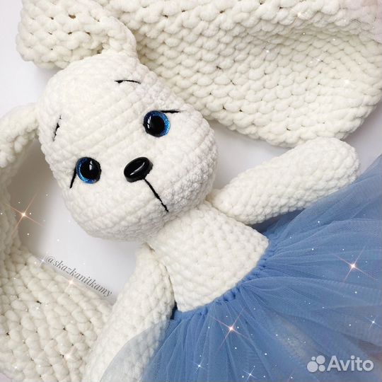 Плюшевые игрушки. Вязаный зайка. Вязаные игрушки