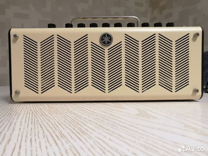 Гитарный комбоусилитель Yamaha THR10