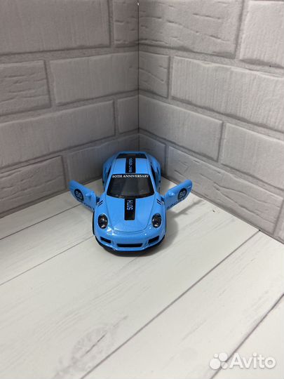 Железная машинки