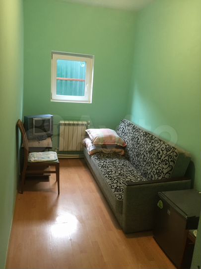 Комната 12 м² в 6-к., 2/2 эт.