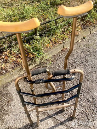 Ходунки с опорой под подмышки