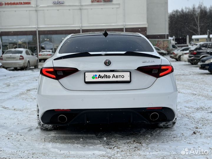 Alfa Romeo Giulia 2.0 AT, 2016, 110 000 км