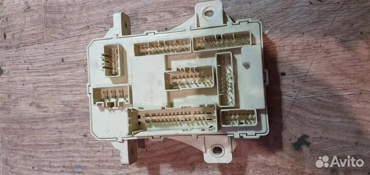 Блок предохранителей салонный Kia Ceed 1