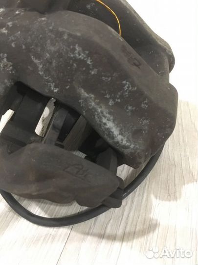 Суппорт тормозной задний правый Mercedes Benz S500