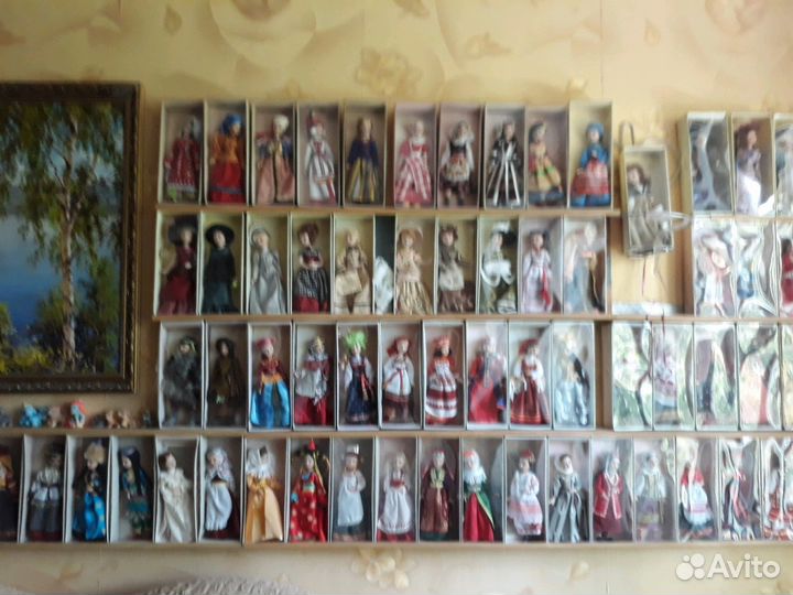 Коллекция фарфоровых кукол