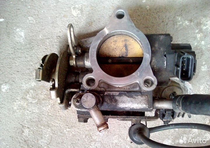 Дроссельная заслонка Toyota 2LT