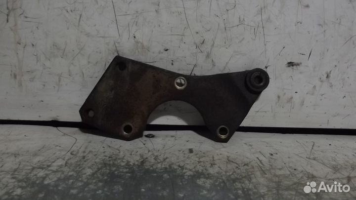 Ауди 80 Кронштейн насоса гидроусилителя