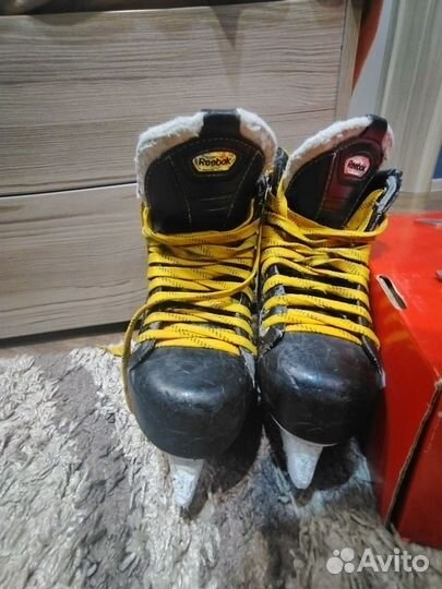 Коньки для хоккея с мячом