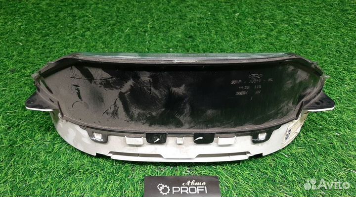 В наличии: приборная панель Ford Focus 1