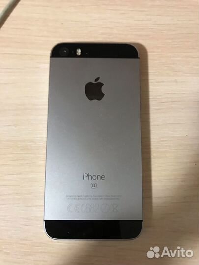 iPhone SE, 32 ГБ