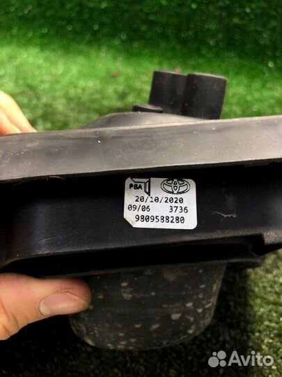 Уплотнитель Peugeot Traveller DW10cted4 2020