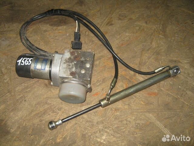 Как снять насос крышки багажника w221