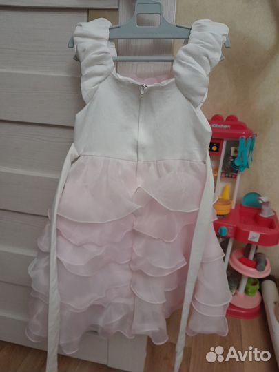 Платье для девочки бу