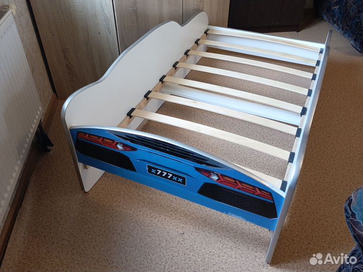 Детская кровать машинка с матрасом