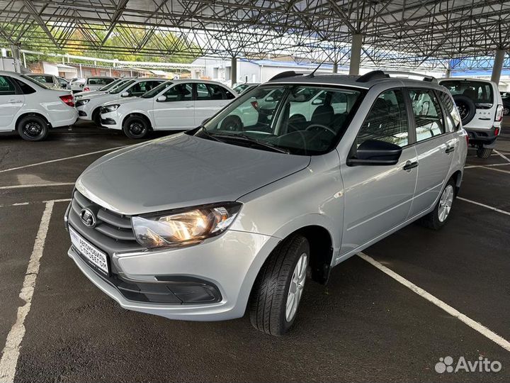 LADA Granta 1.6 МТ, 2021, 48 000 км