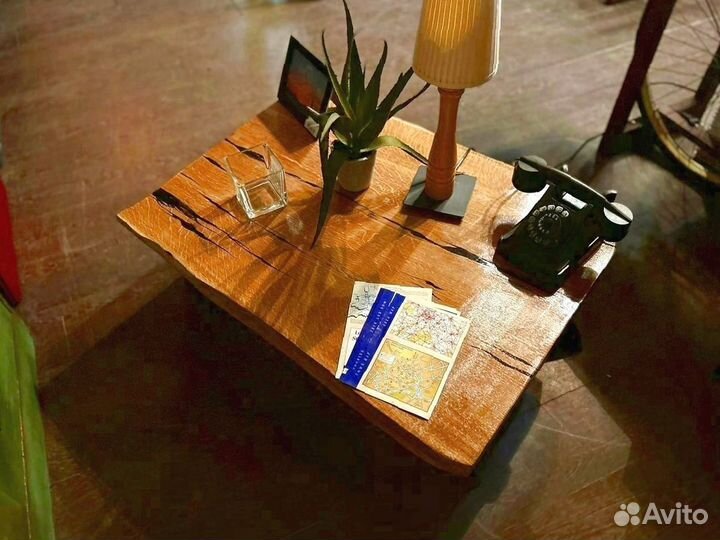 Низкий столик из массива