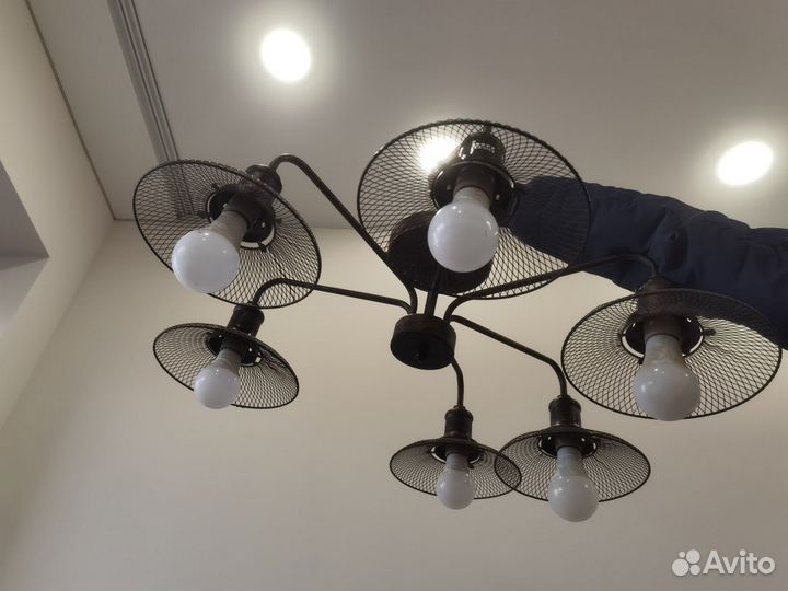 Люстра потолочная