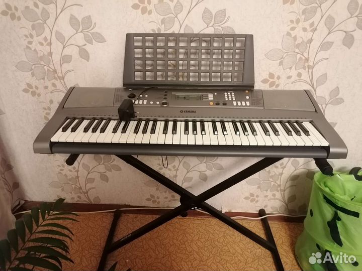 Синтезатор Yamaha psr R 300