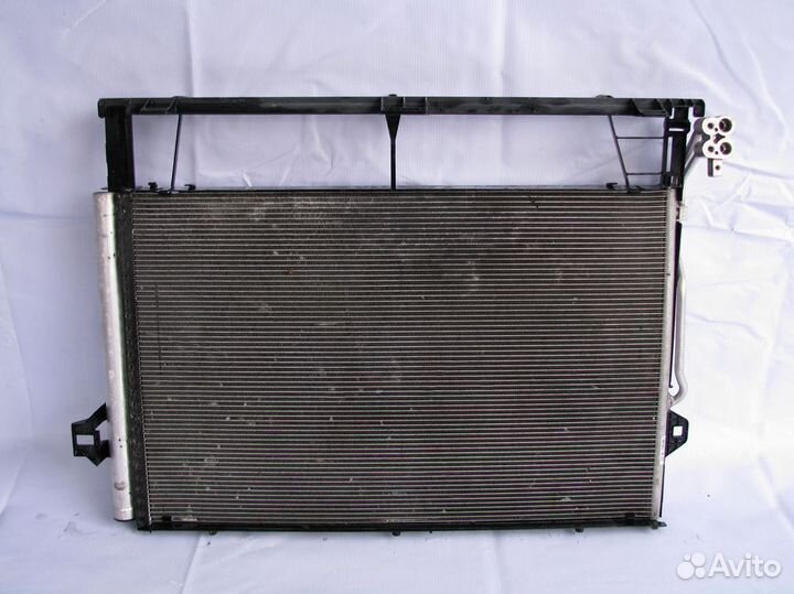 VW Touareg радиатор кондиционера 2010+